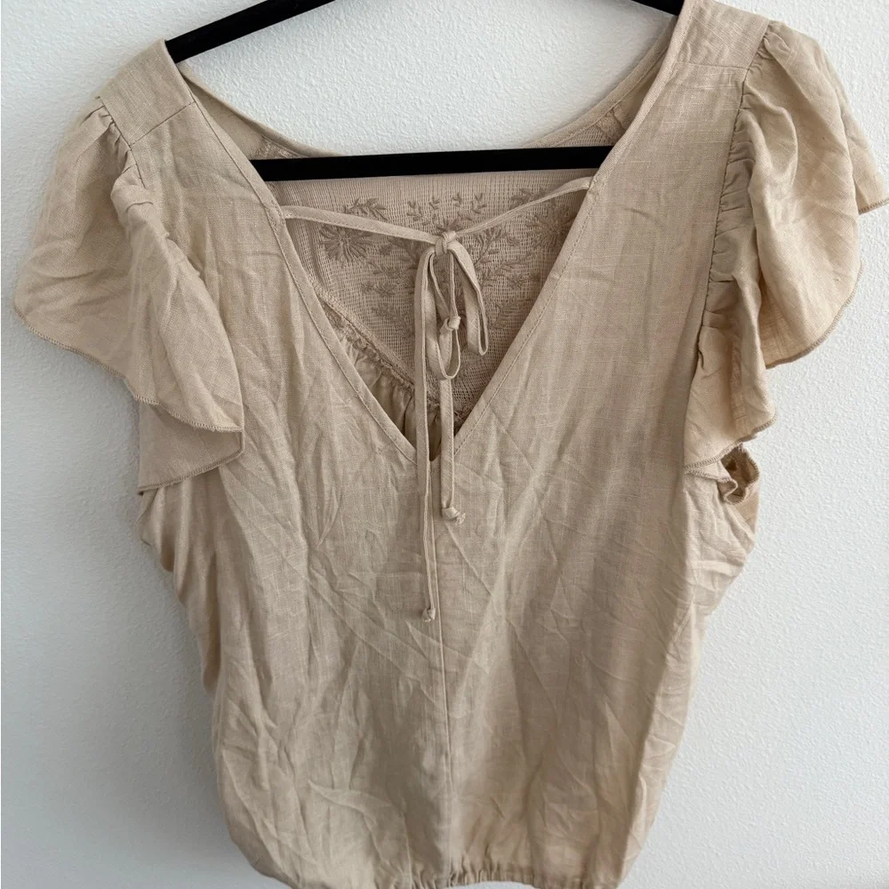 Love on a Hanger Cream Flutter Sleeve Blouse - Picture 3 of 4